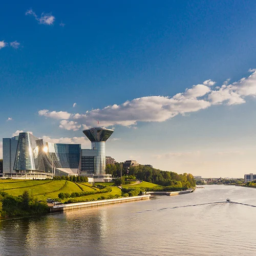 <p>Москва-река рядом</p>